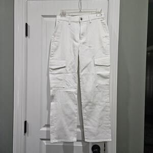 7 for all mankind Women's Size 26 White High-Rise Cropped Logan Cargo Jeans